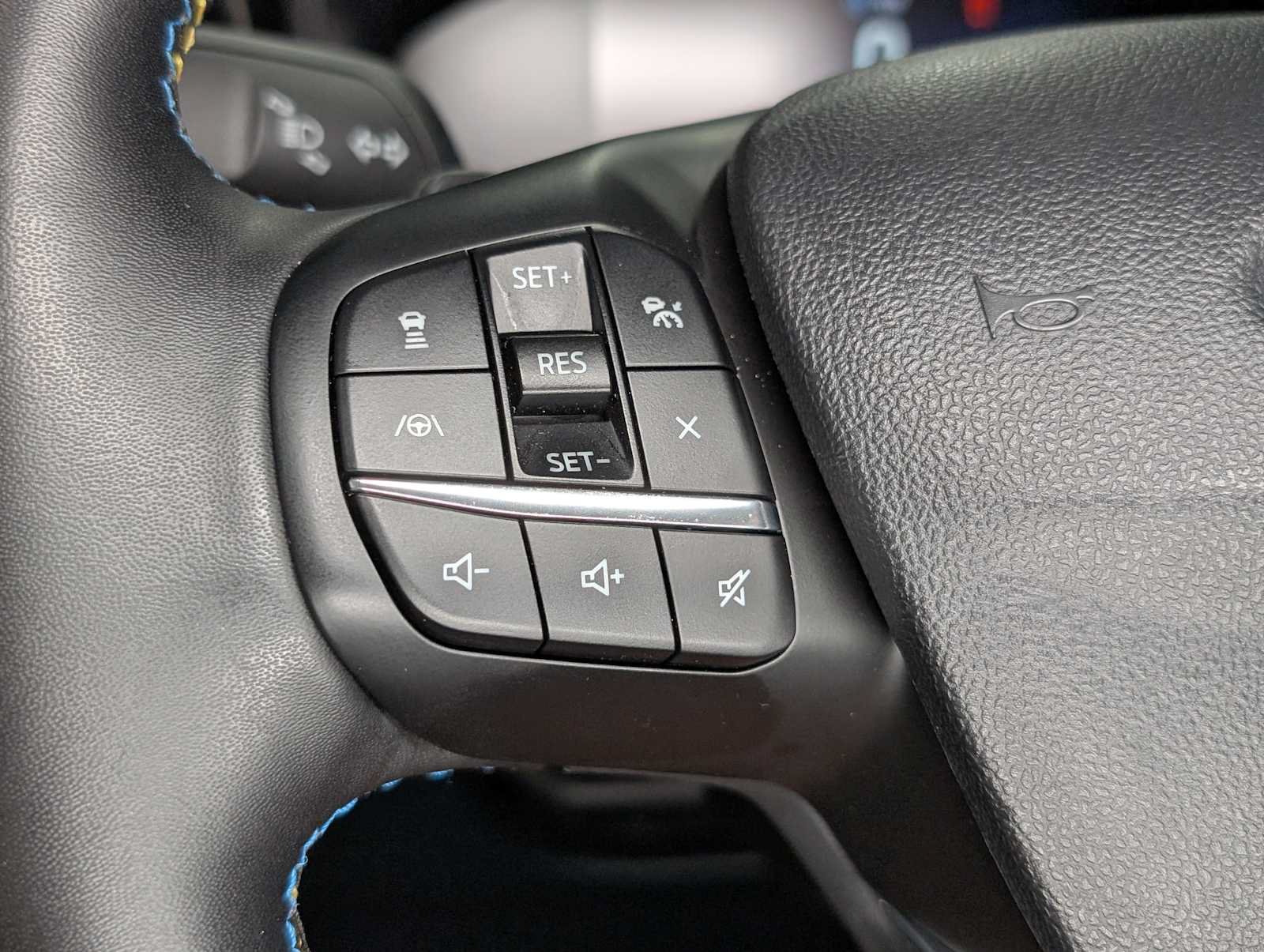 Certified 2025 Ford Maverick Lobo AWD/4WD image 35