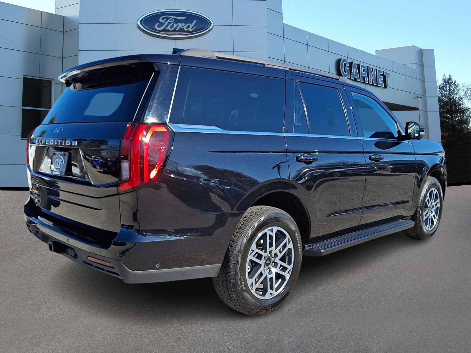 Certified 2025 Ford Expedition Active AWD/4WD image 8