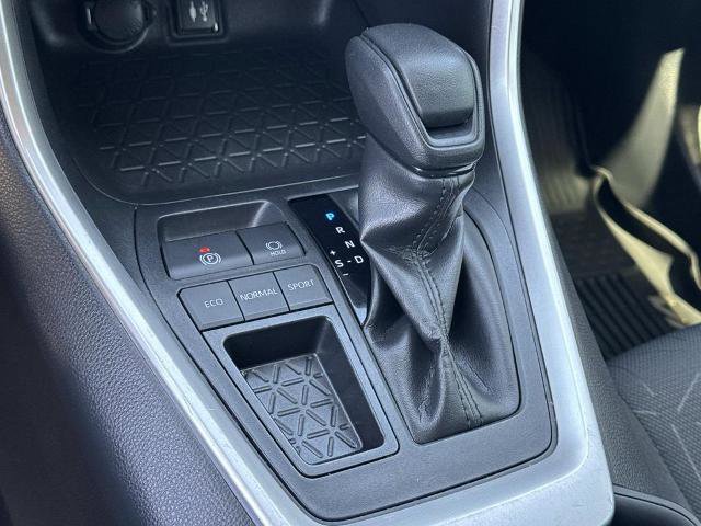 Used 2019 Toyota RAV4 XLE w/ Carpet Mat Package FWD image 15