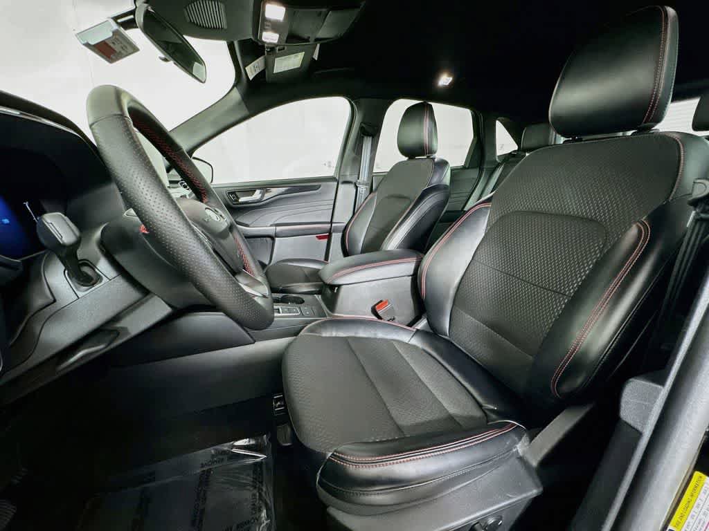 Certified 2025 Ford Escape ST-Line FWD image 12