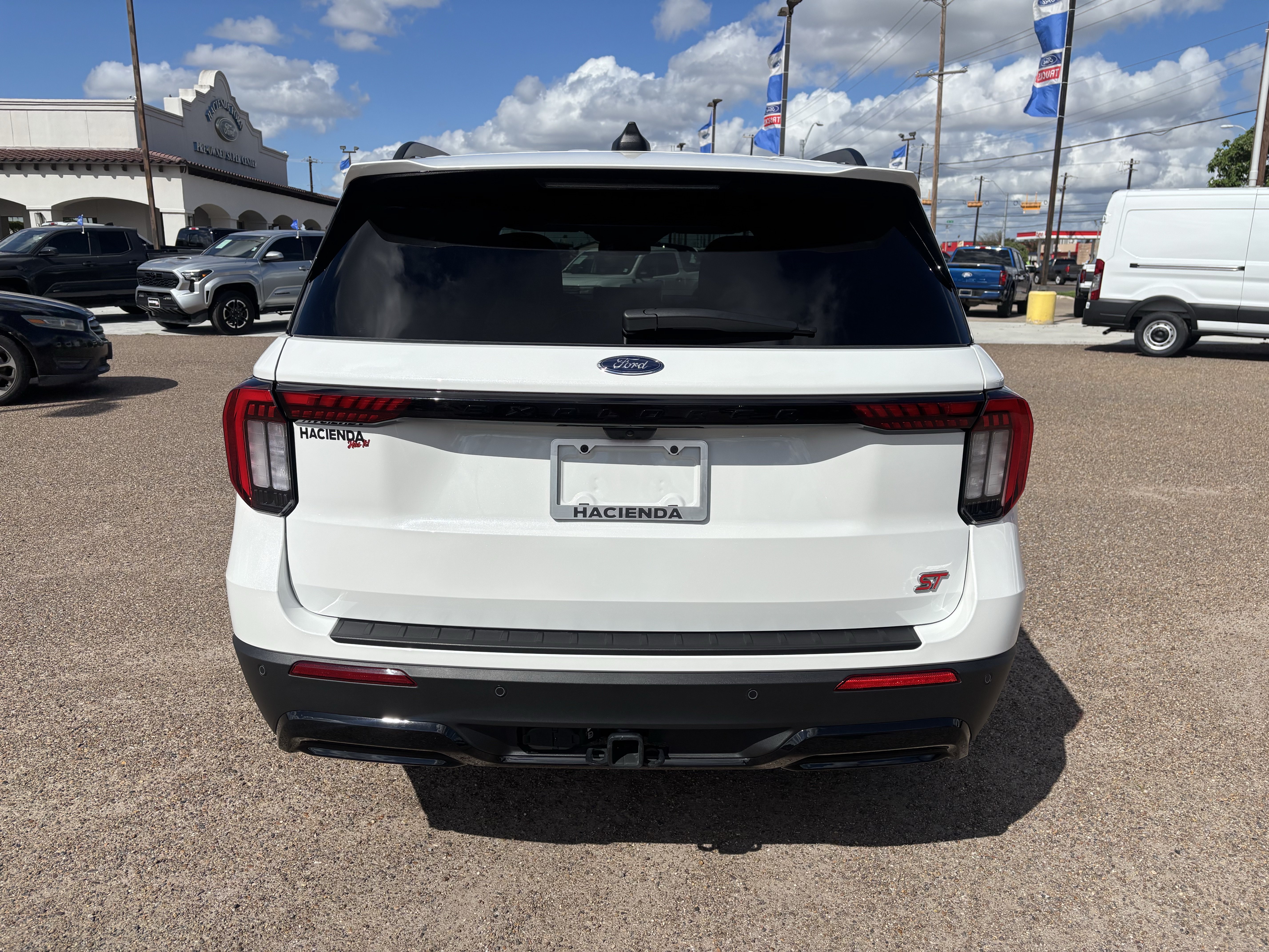 Certified 2026 Ford Explorer ST-Line w/ ST-Line Street Pack RWD image 3