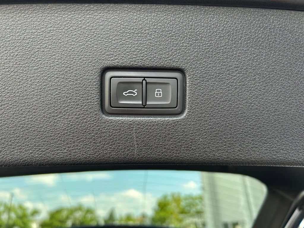 Used 2020 Audi Q8 Premium Plus AWD/4WD image 41