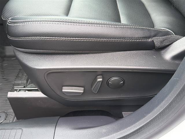 Certified 2022 Ford Escape SEL w/ Technology Package AWD/4WD image 12