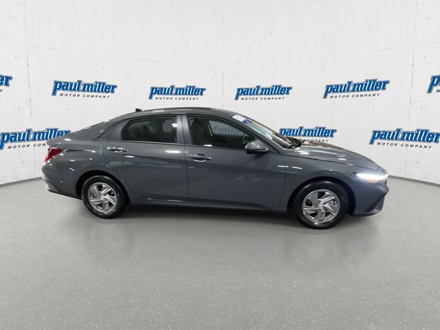 Used 2026 Hyundai Elantra SE FWD image 13