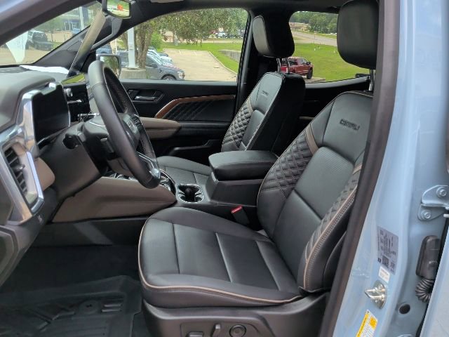 Used 2025 GMC Canyon Denali AWD/4WD image 11