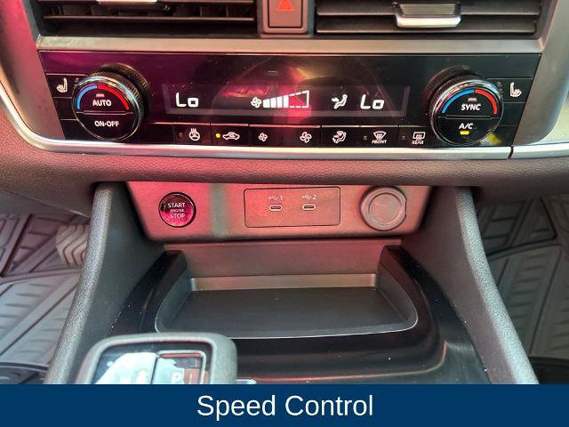 Used 2024 Nissan Rogue SV w/ SV Premium Package FWD image 24