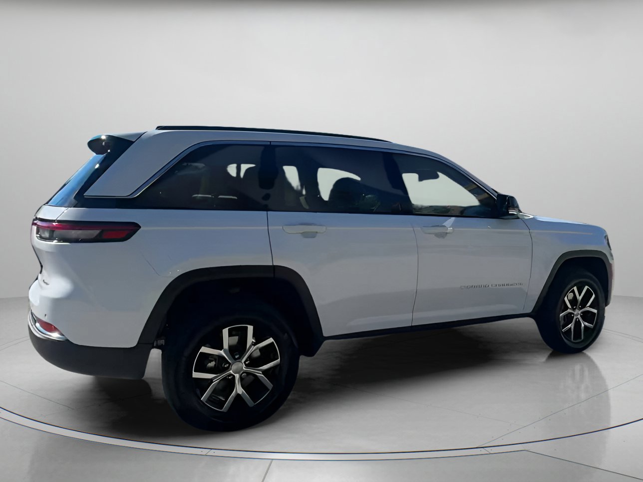 Used 2025 Jeep Grand Cherokee Limited w/ Trailer Tow Package image 22