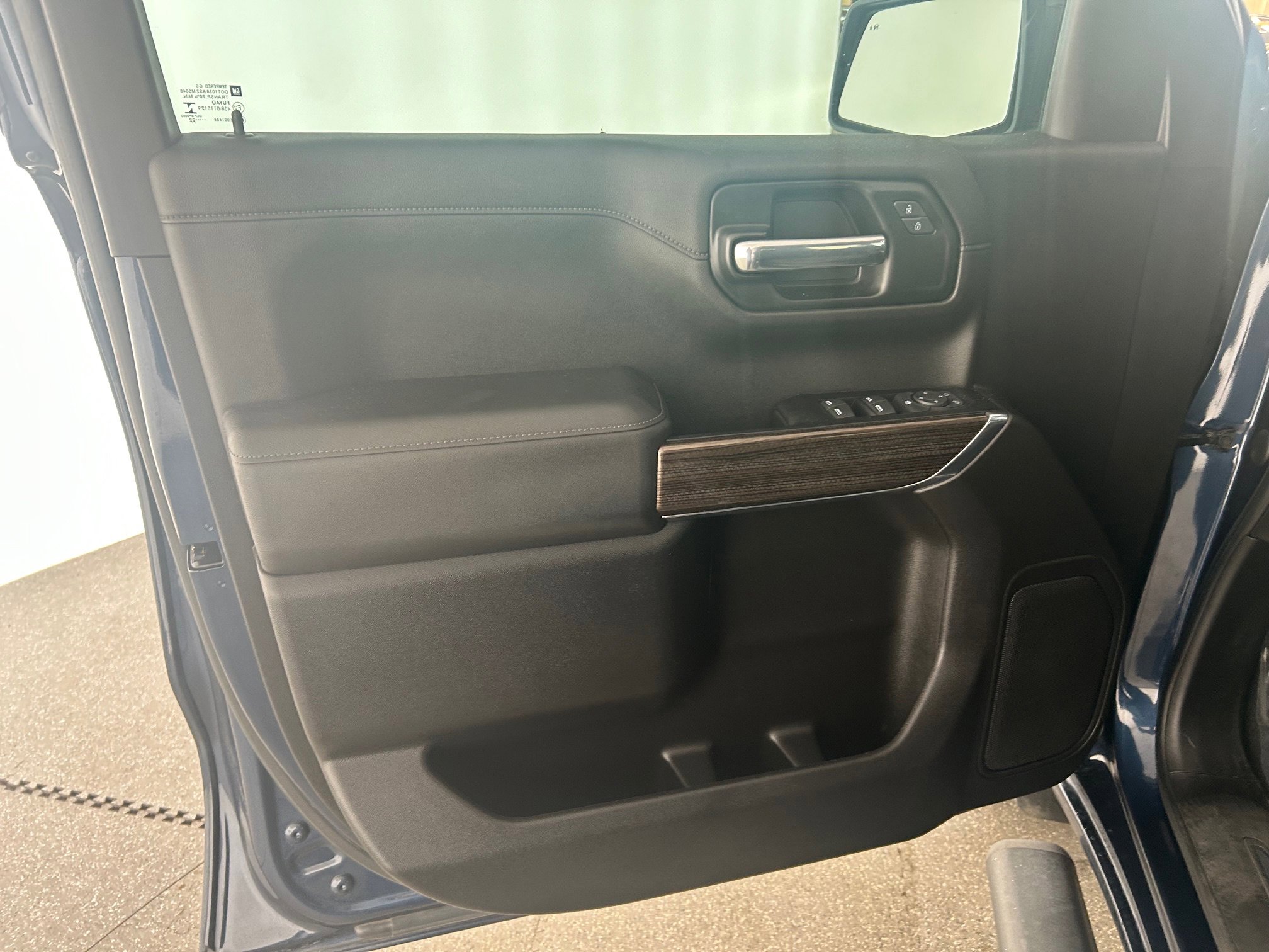 Used 2022 Chevrolet Silverado 1500 RST AWD/4WD image 9