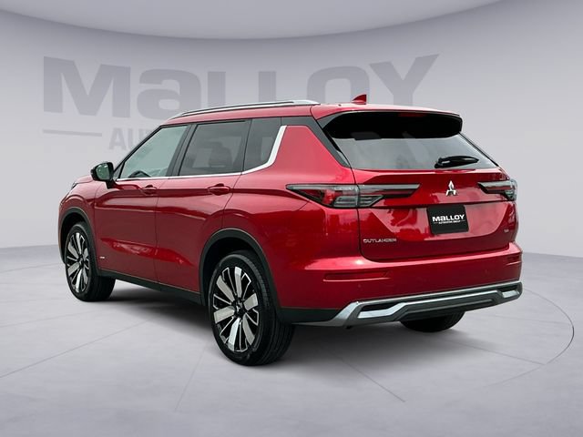 Used 2025 Mitsubishi Outlander SE AWD/4WD image 3