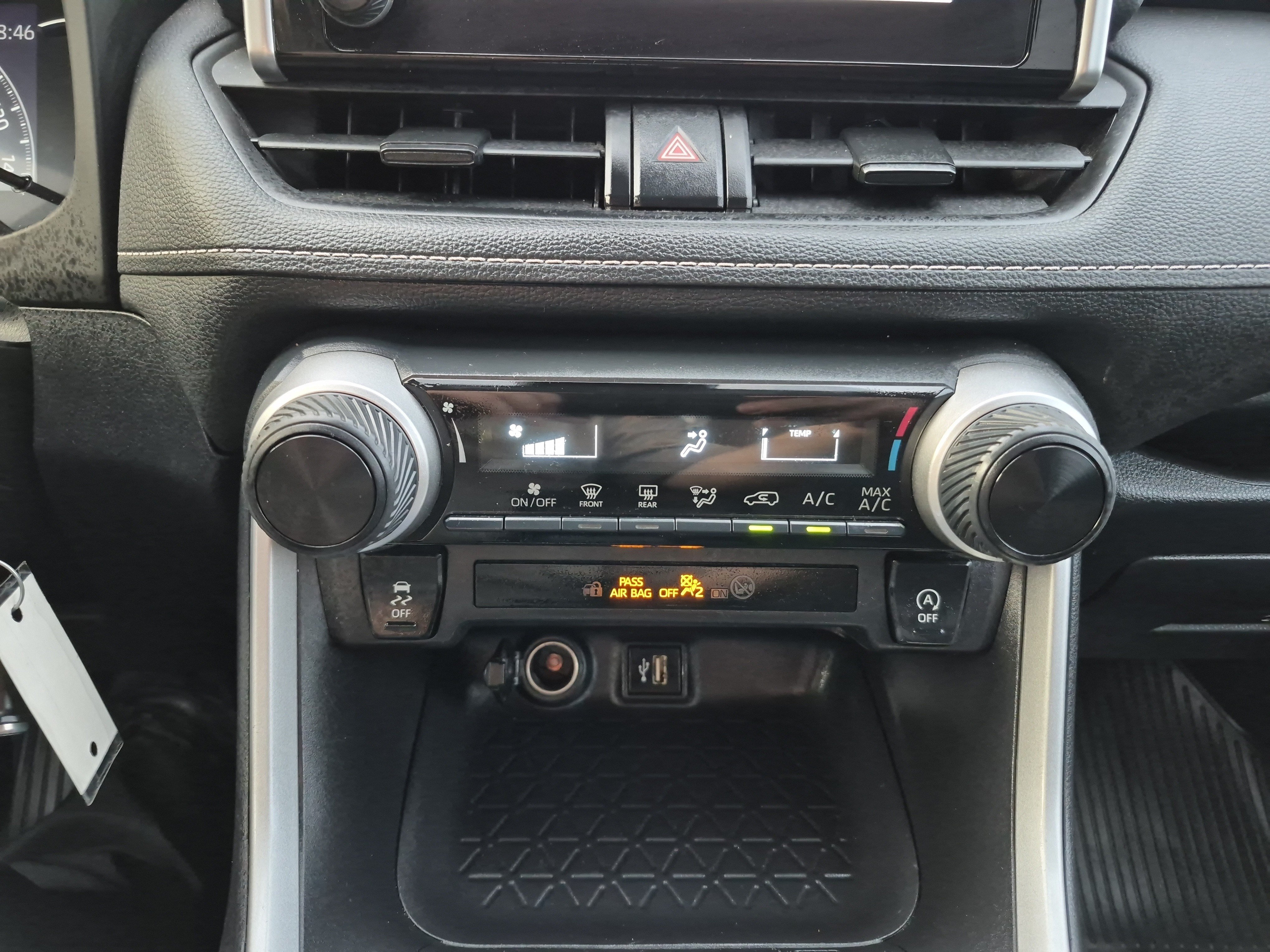 Used 2025 Toyota RAV4 LE FWD image 30