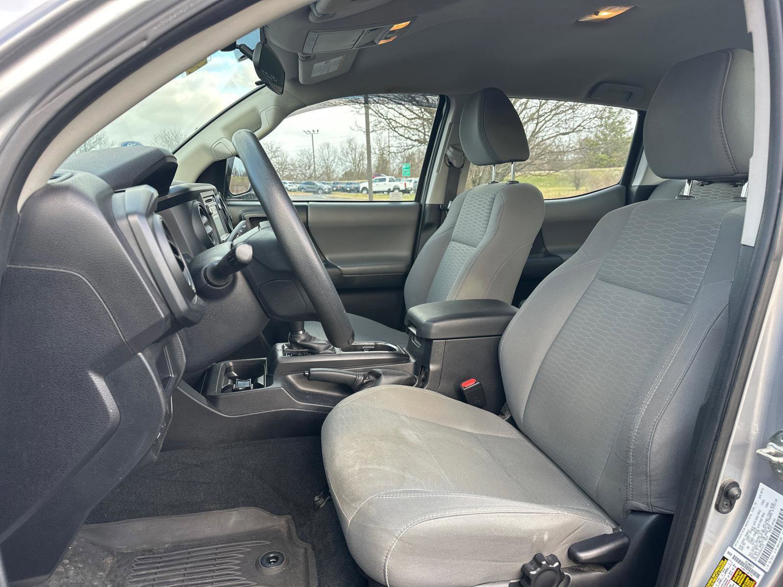 Used 2017 Toyota Tacoma SR image 11