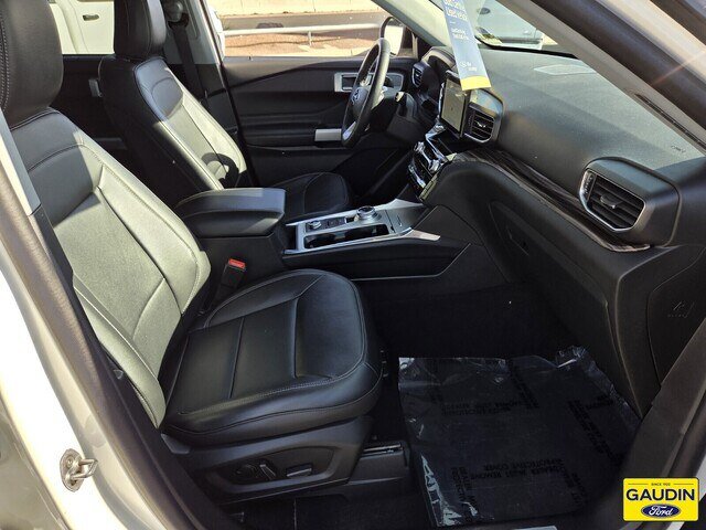Certified 2023 Ford Explorer Limited w/ Equipment Group 301A AWD/4WD image 17