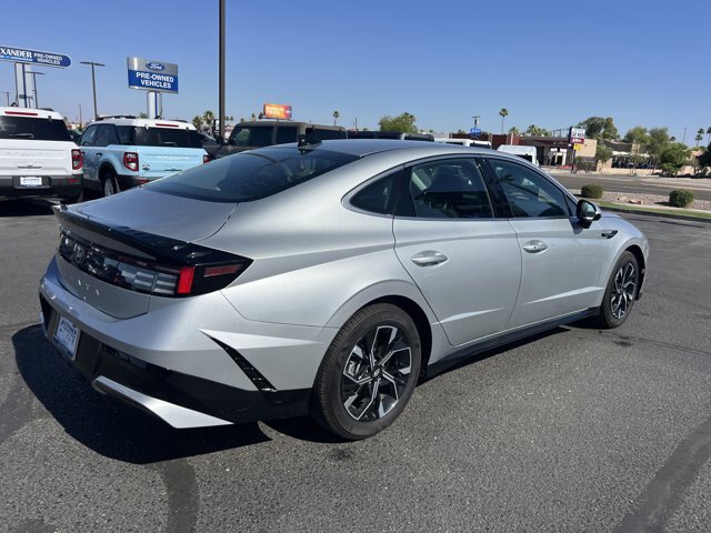 Used 2025 Hyundai Sonata SEL FWD image 4