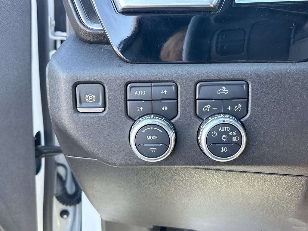 Used 2024 GMC Sierra 1500 Elevation w/ LPO, Elevation Black Package AWD/4WD image 31