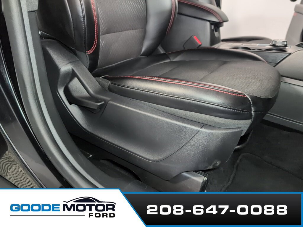 Certified 2025 Ford Escape ST-Line Select AWD/4WD image 24