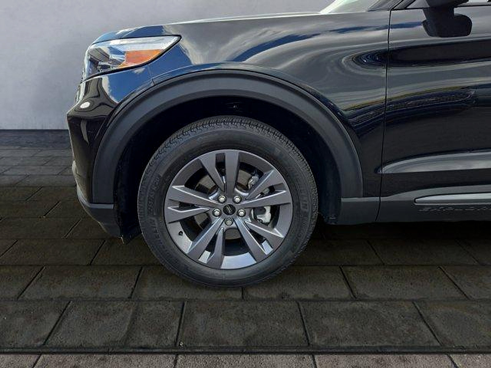 Certified 2024 Ford Explorer XLT w/ Equipment Group 202A AWD/4WD image 26