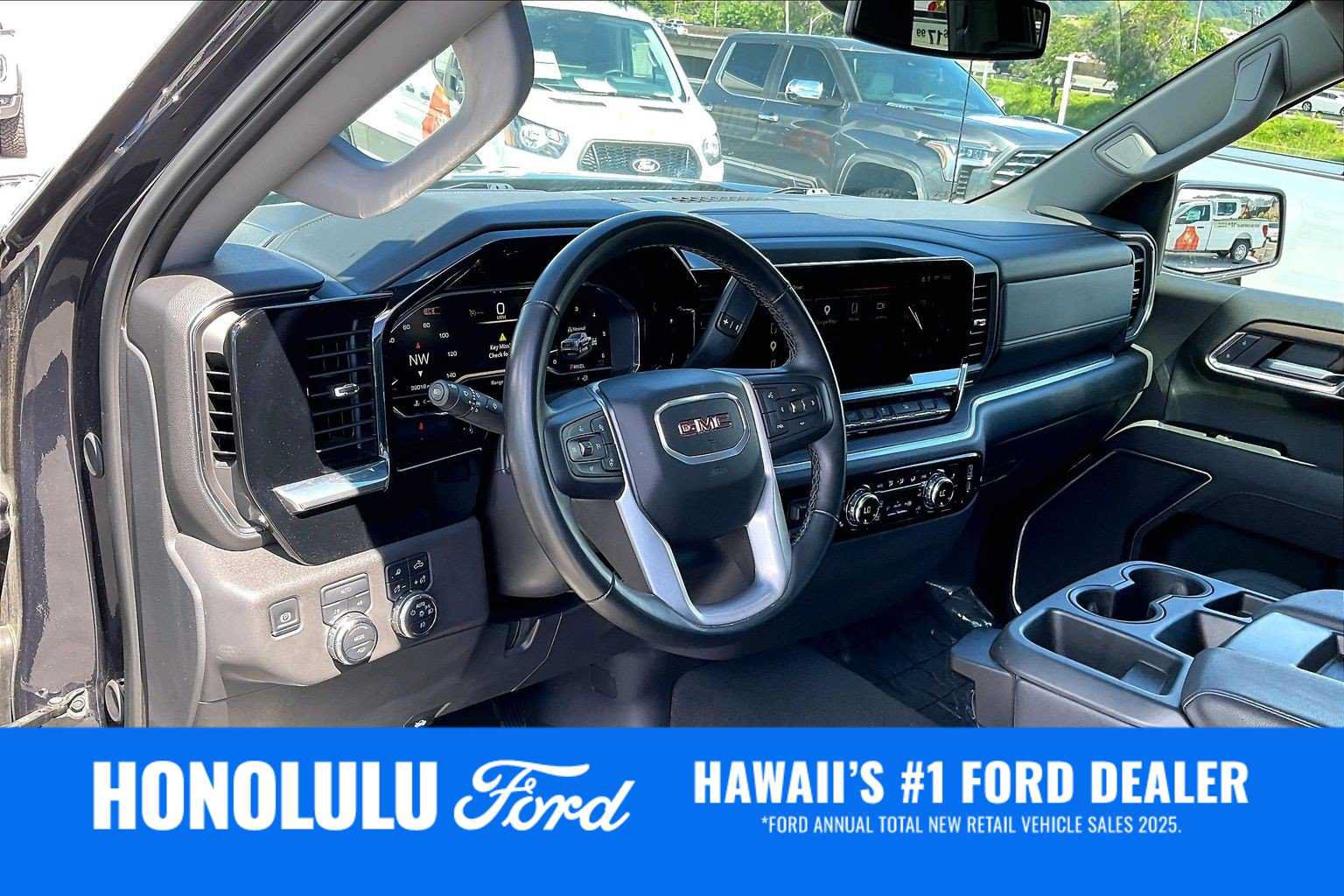 Used 2025 GMC Sierra 1500 SLT AWD/4WD image 2