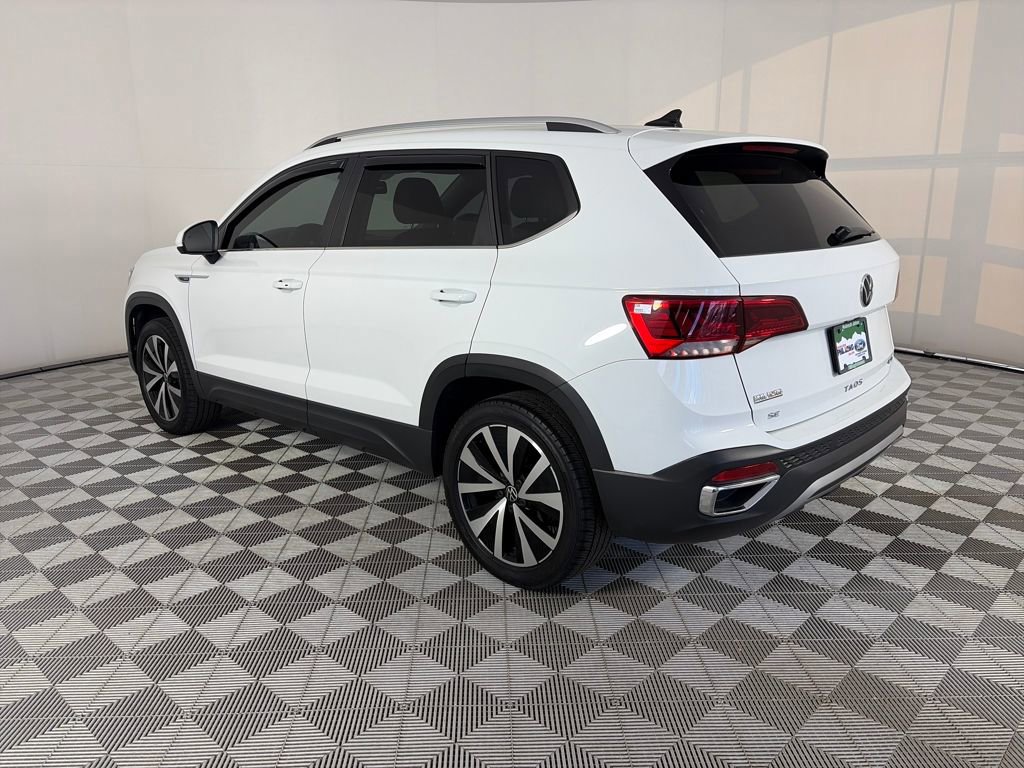 Used 2022 Volkswagen Taos SE image 3