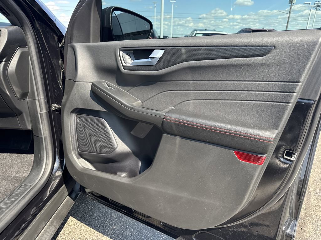 Certified 2023 Ford Escape ST-Line w/ Tech Pack #1 image 13