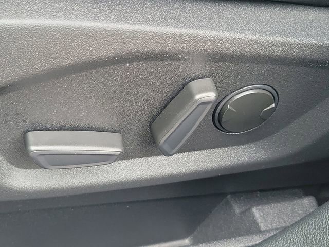 Certified 2023 Ford Edge ST-Line image 12