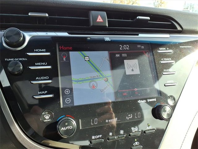 Used 2018 Toyota Camry XLE image 19