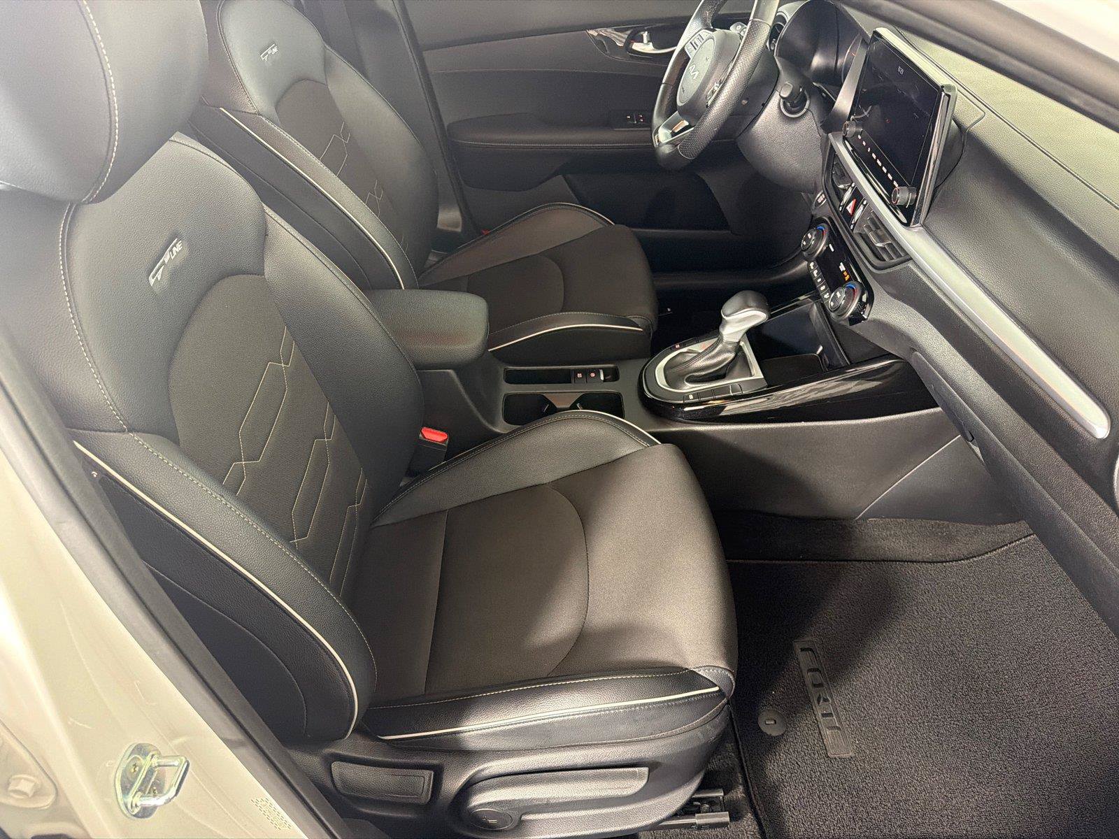 Used 2022 Kia Forte GT-Line w/ GT-Line Technology Package FWD image 13