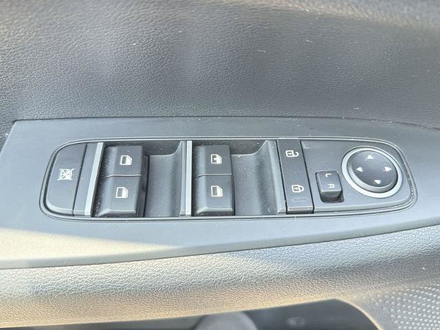 Used 2024 Kia Forte LXS FWD image 17
