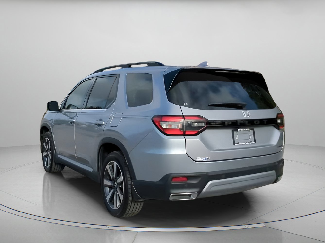 Used 2024 Honda Pilot Touring image 14