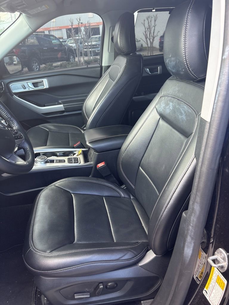 Certified 2024 Ford Explorer Limited image 2