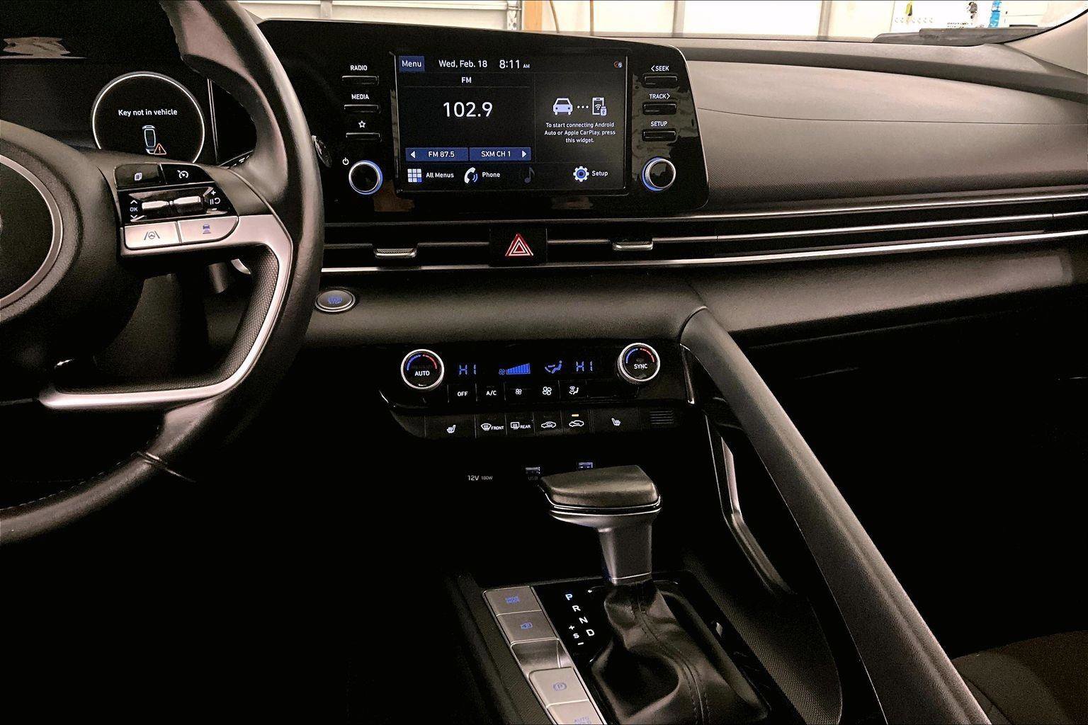 Used 2021 Hyundai Elantra SEL w/ Convenience + Premium Package image 6