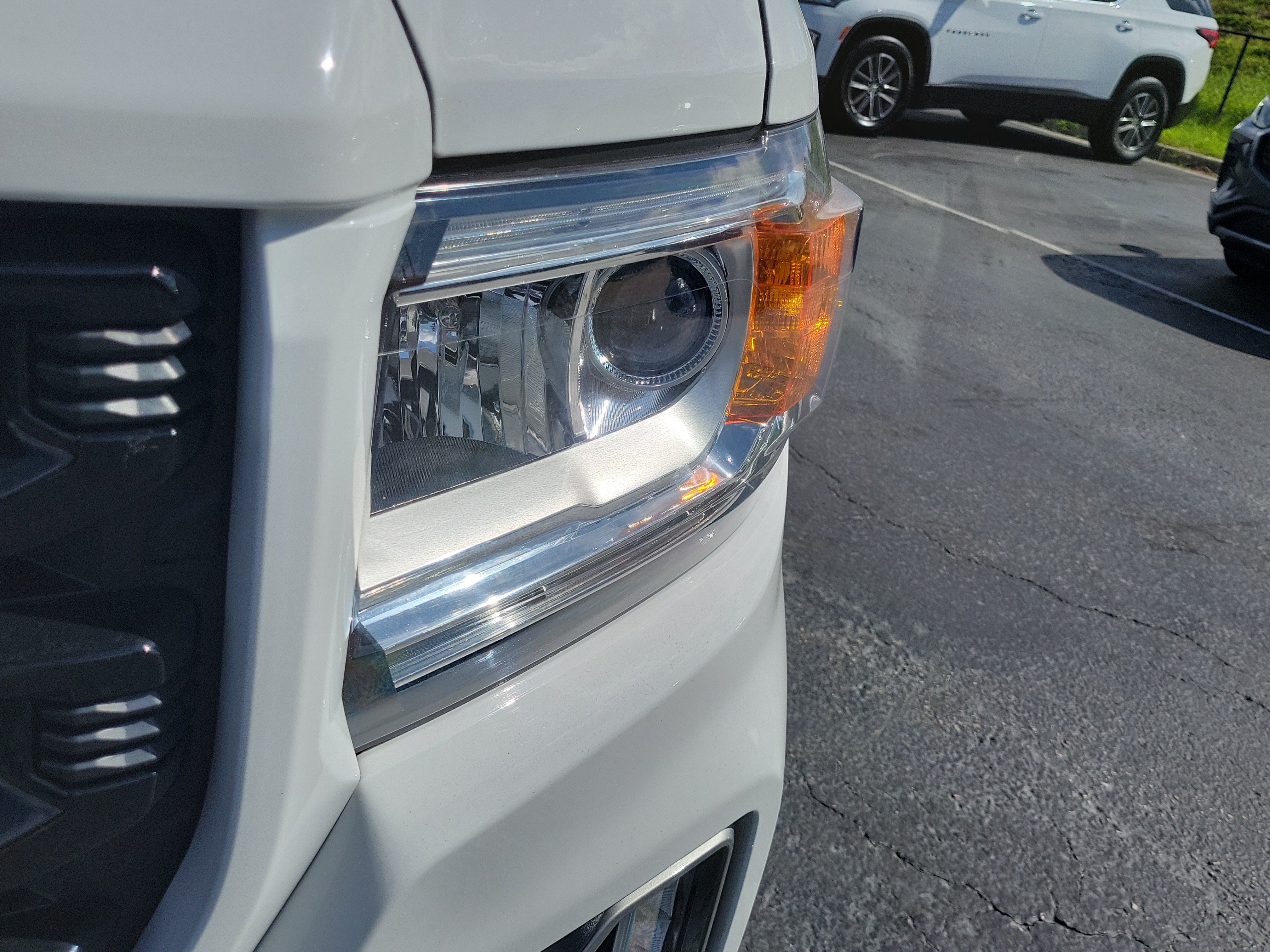 Used 2022 GMC Canyon Elevation w/ Elevation Premium Package RWD image 3