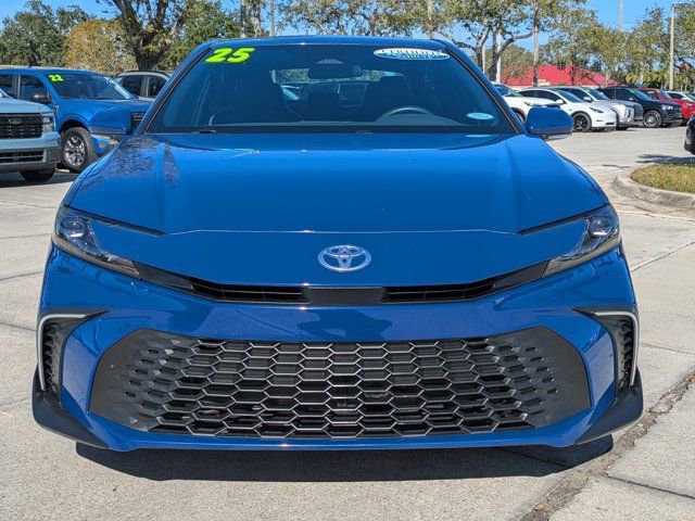 Used 2025 Toyota Camry SE image 8