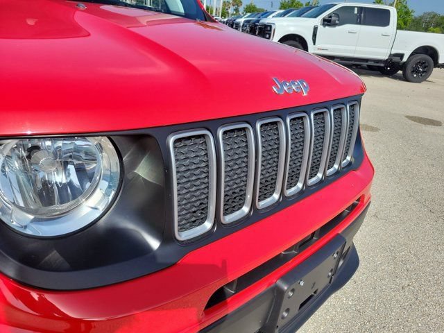 Used 2022 Jeep Renegade Latitude w/ Convenience Group AWD/4WD image 14