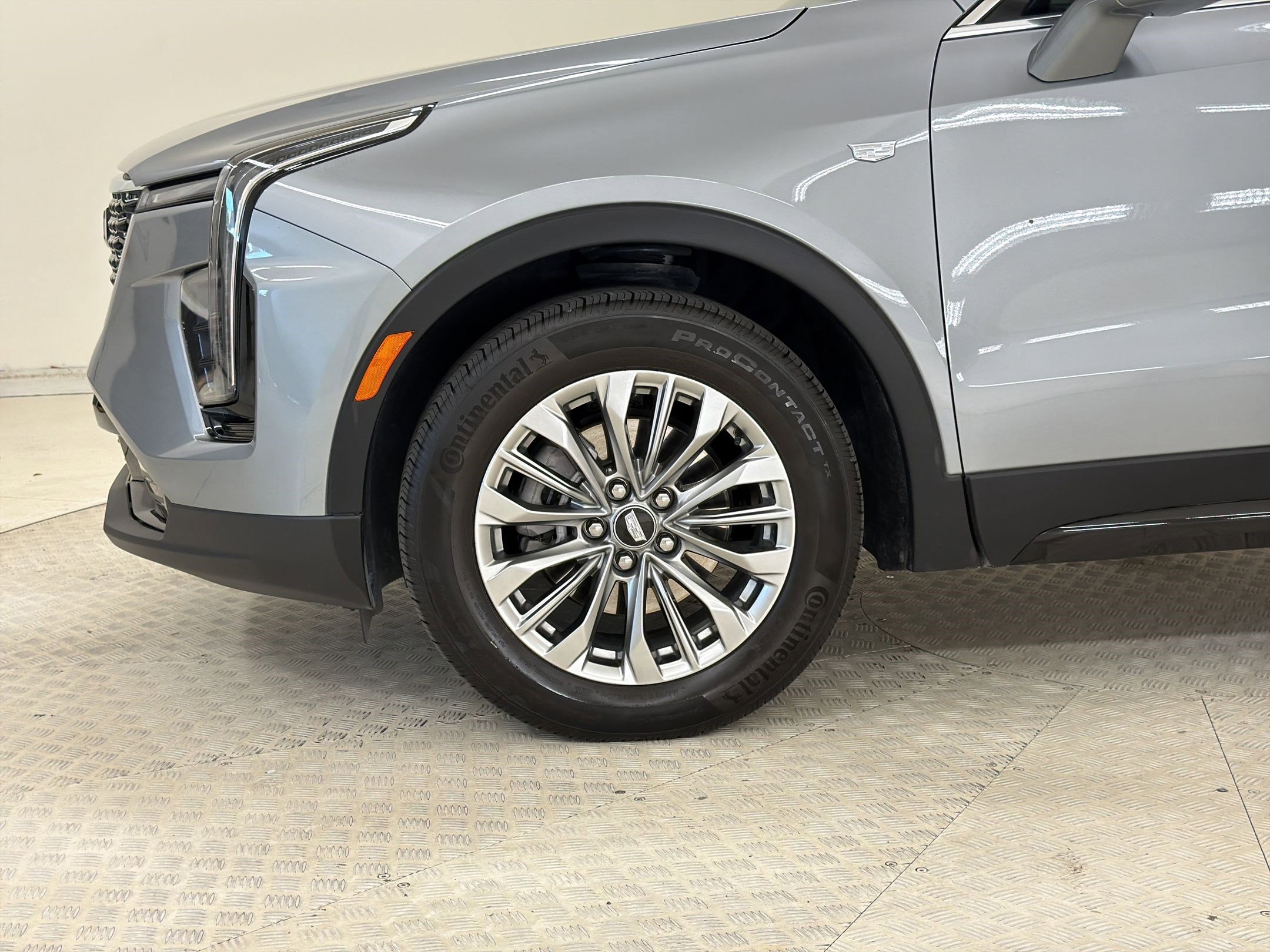 Used 2024 Cadillac XT4 Premium Luxury w/ Cold Weather Package FWD image 12