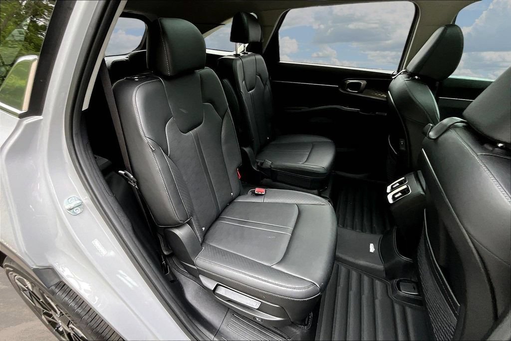 Used 2025 Kia Sorento EX w/ Panoramic Sunroof Package FWD image 27