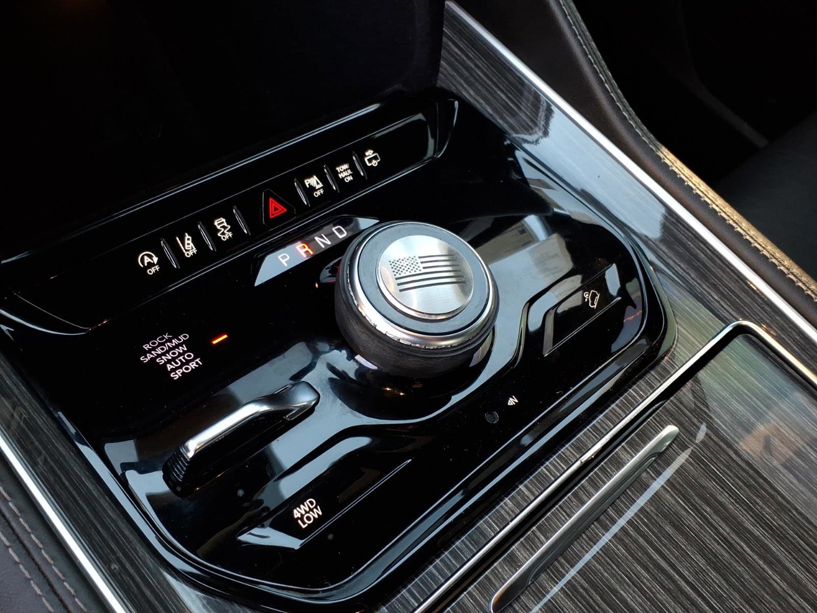 Used 2022 Jeep Wagoneer Series III w/ Flexible Seating Group image 22