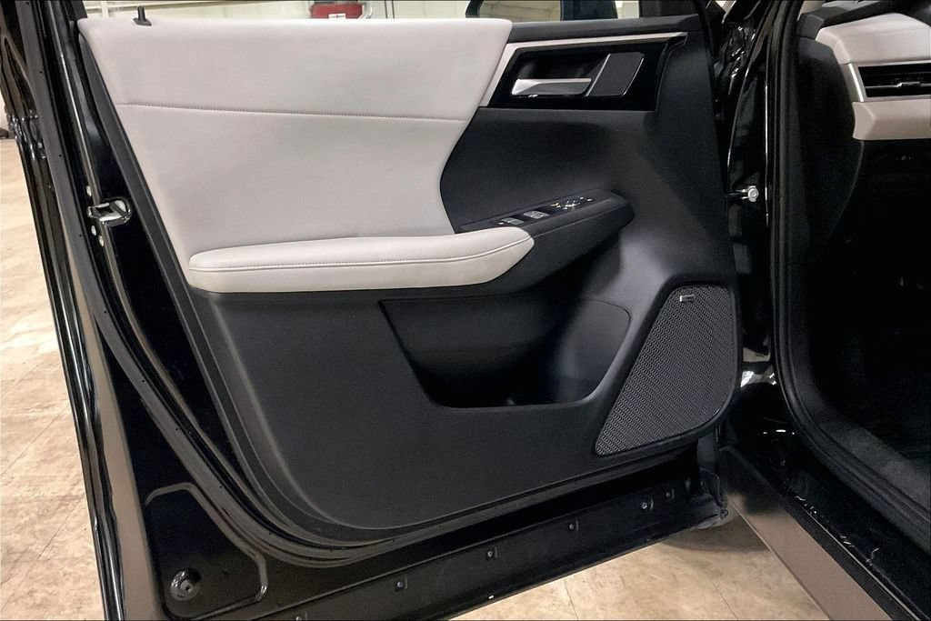 Used 2025 Mitsubishi Outlander SE AWD/4WD image 21