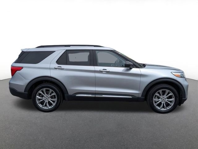 Certified 2023 Ford Explorer XLT w/ Equipment Group 202A AWD/4WD image 2