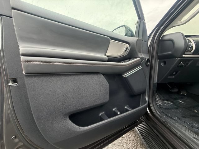 Certified 2025 Ford Expedition Active AWD/4WD image 24