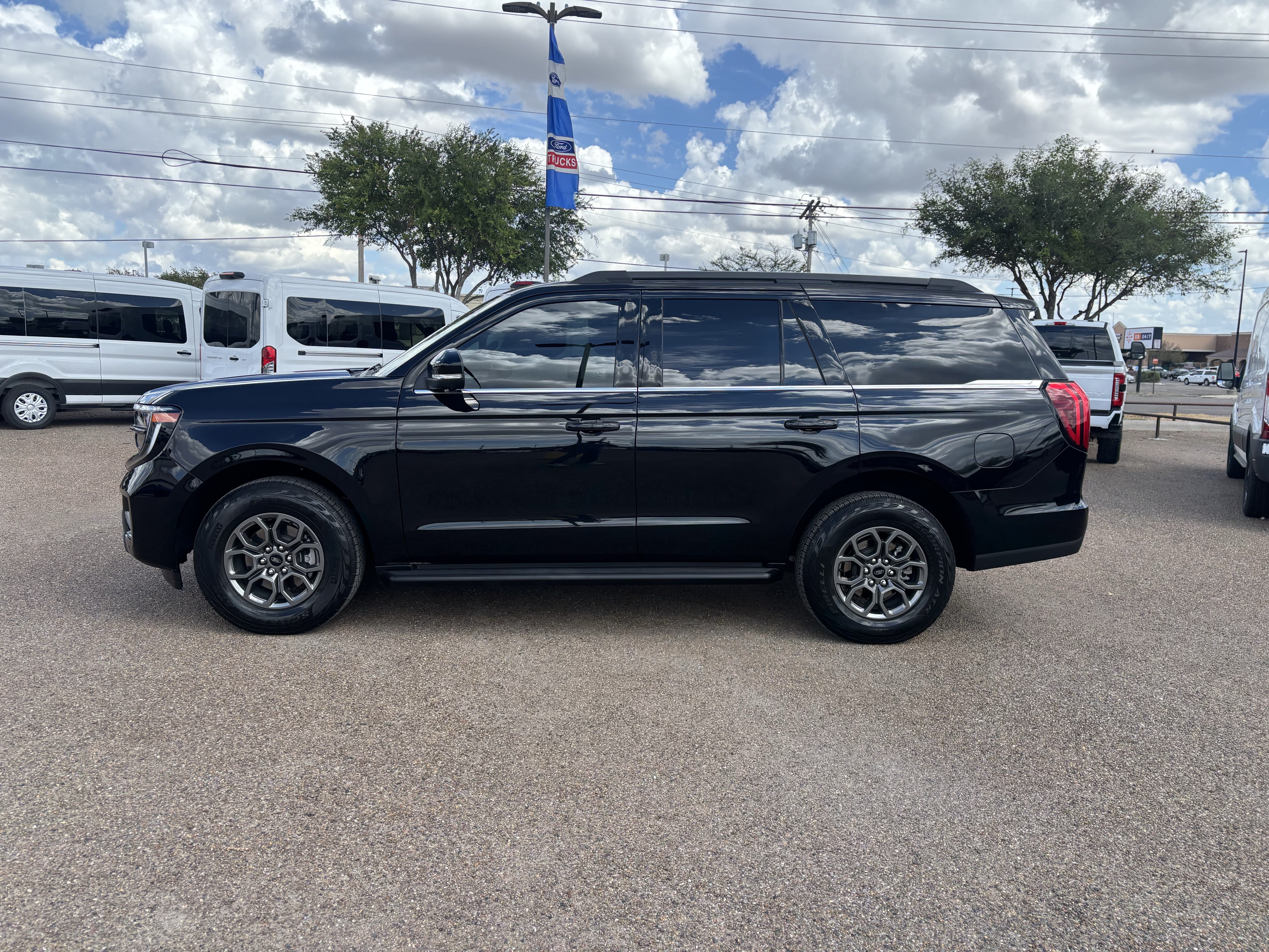 Certified 2026 Ford Expedition Active RWD image 2