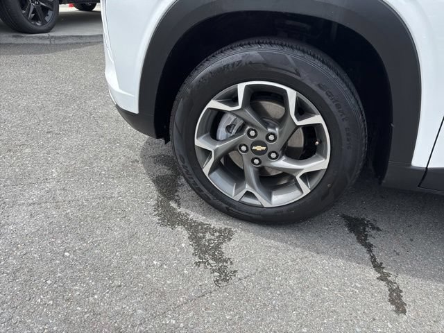 Used 2024 Chevrolet Trax LT FWD image 14