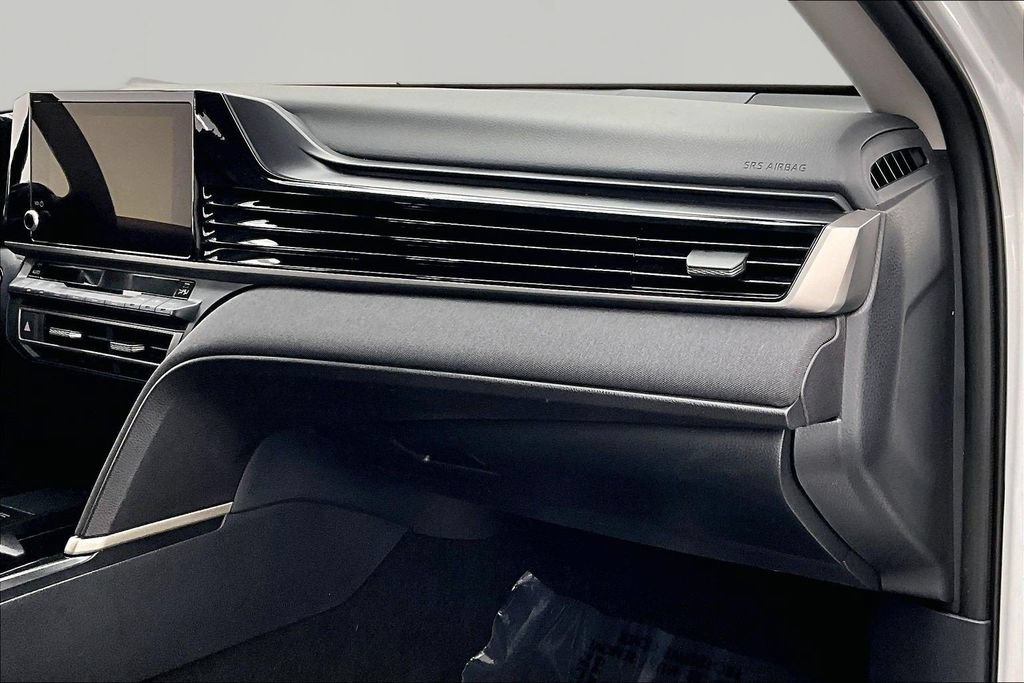 Used 2025 Toyota Camry LE FWD image 17