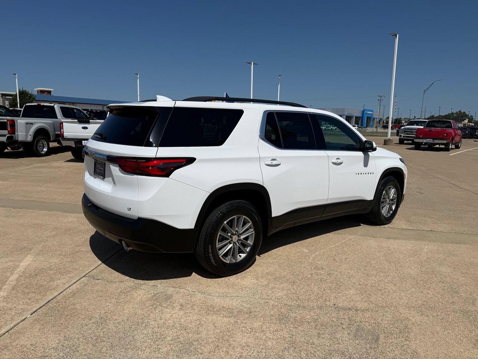 Used 2023 Chevrolet Traverse LT FWD image 5