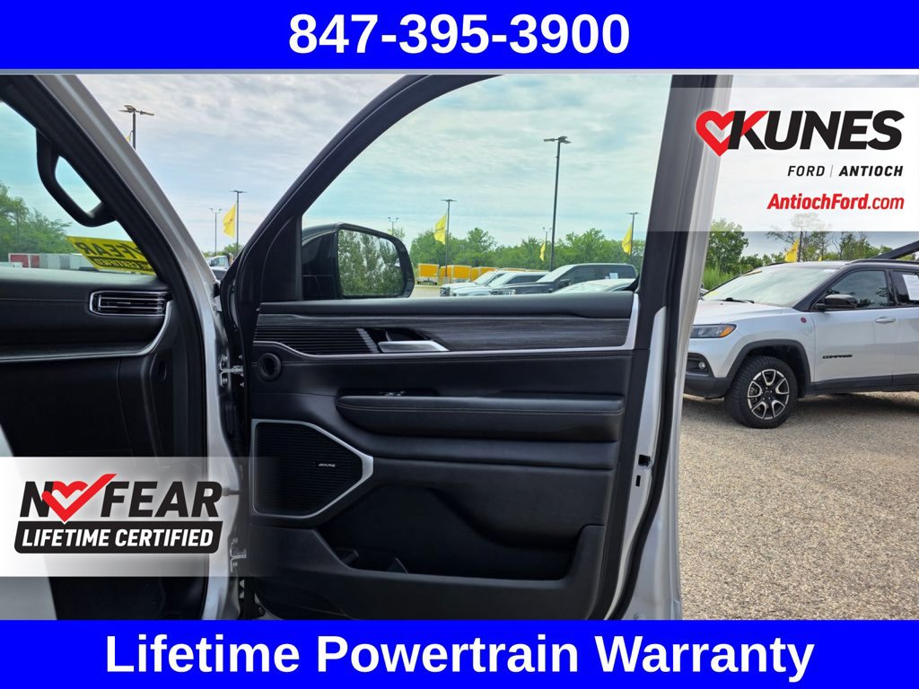 Used 2024 Jeep Wagoneer Series II w/ Flexible Seating Group AWD/4WD image 32