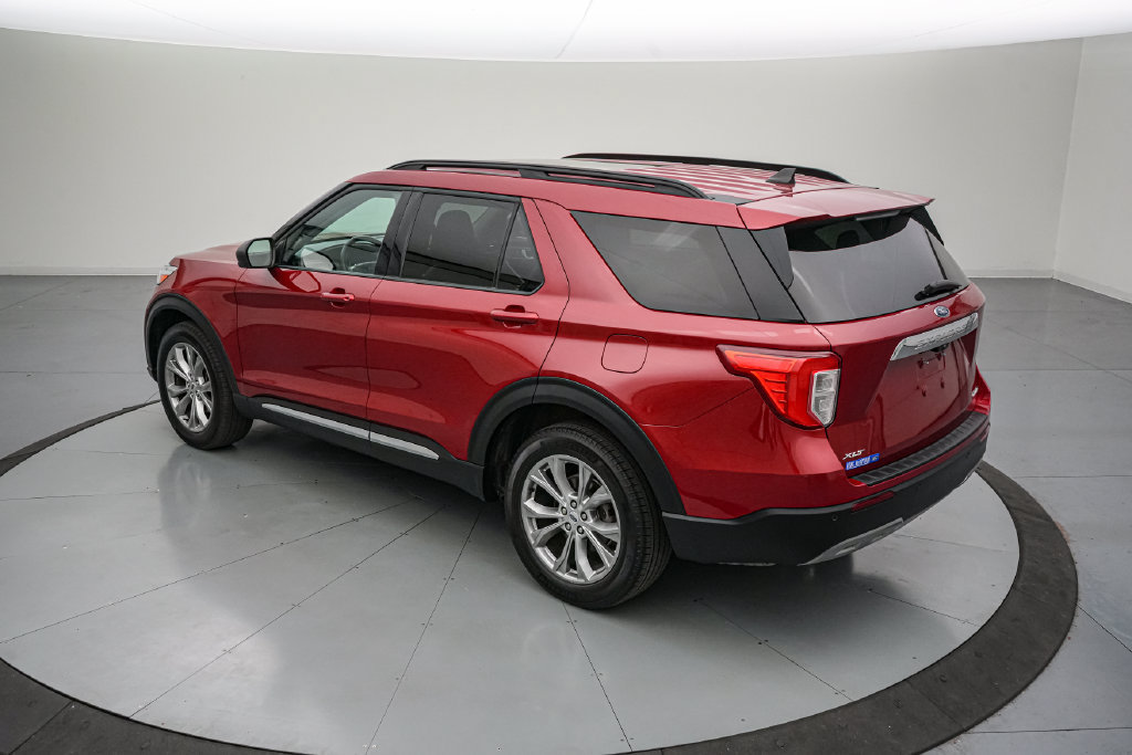 Certified 2024 Ford Explorer XLT w/ Equipment Group 202A AWD/4WD image 6