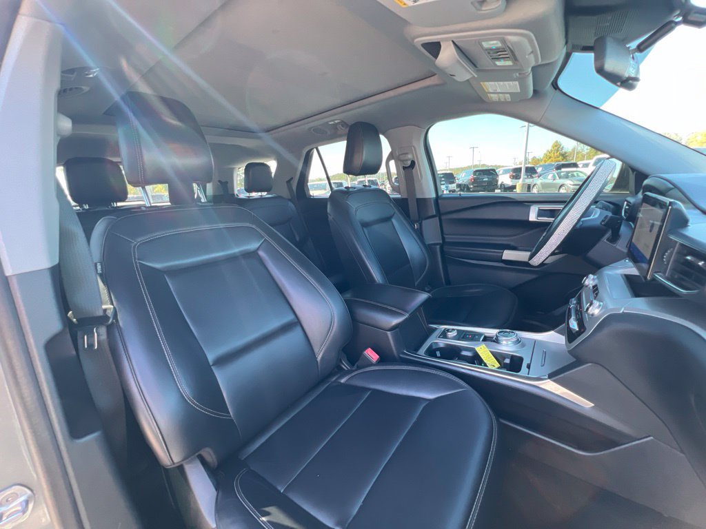 Certified 2022 Ford Explorer XLT w/ Equipment Group 202A AWD/4WD image 21