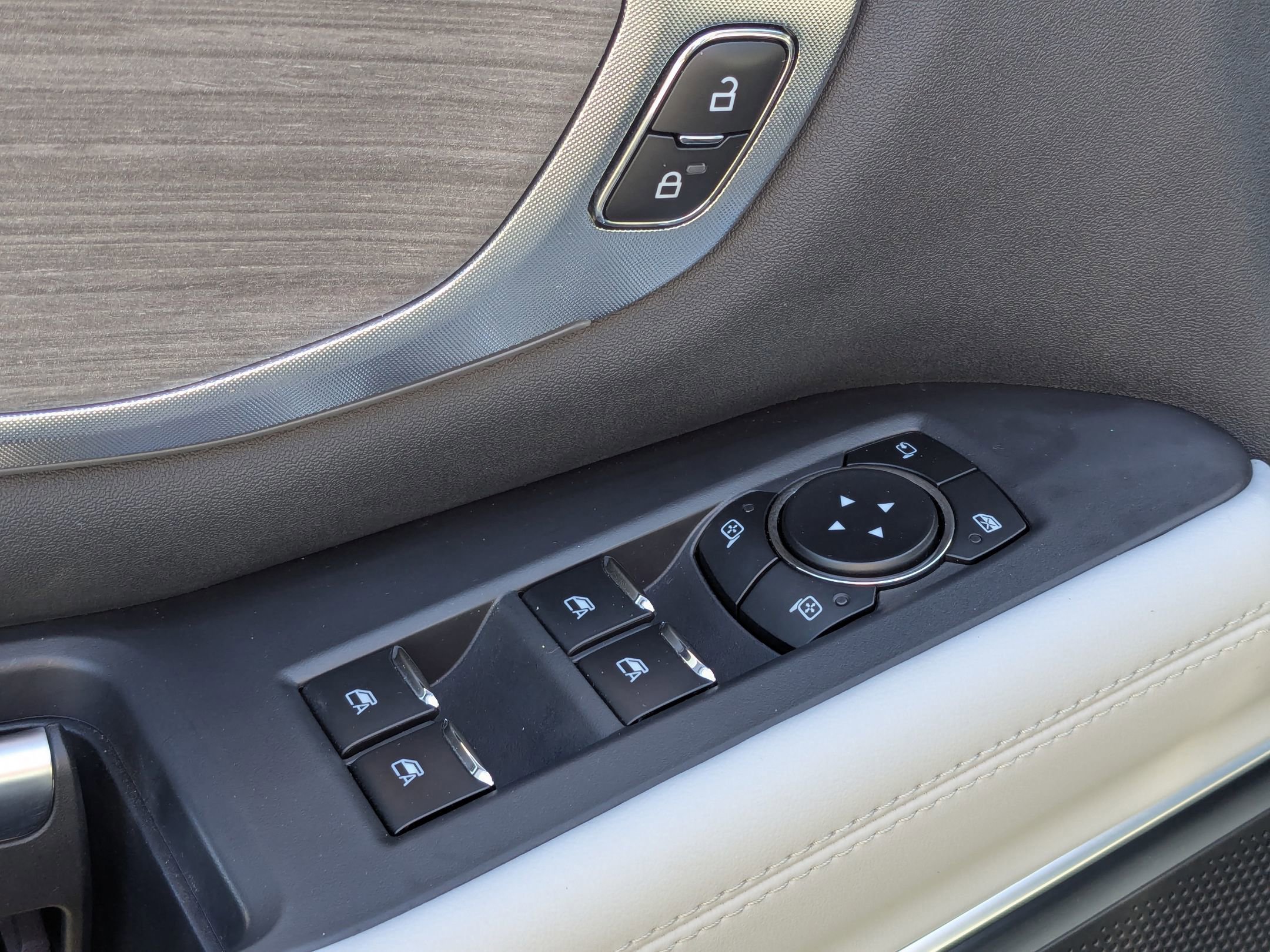 Certified 2025 Ford Expedition Platinum w/ Platinum Ultimate Package image 13