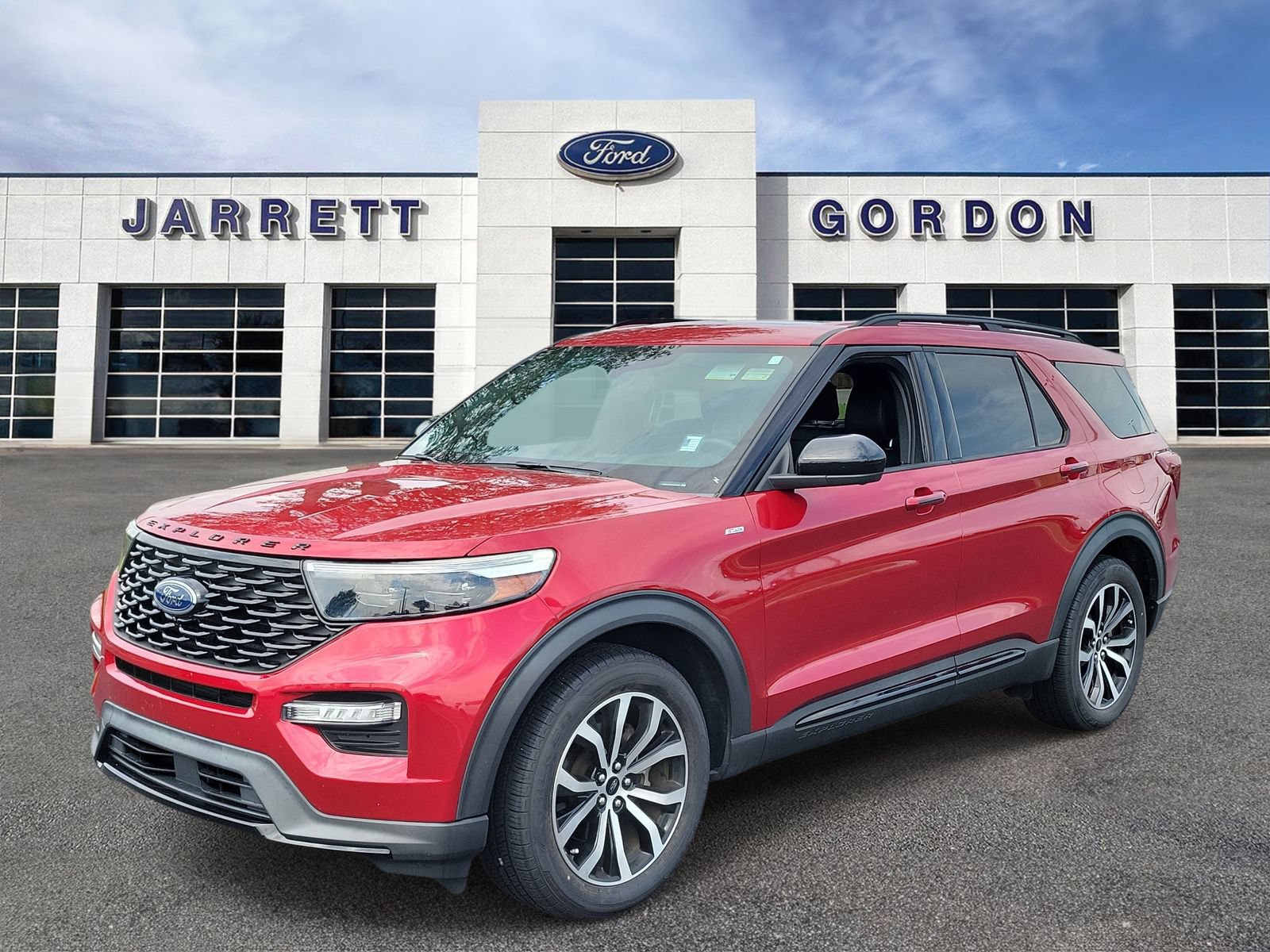 Certified 2022 Ford Explorer ST-Line w/ Class IV Trailer Tow Package RWD image 2