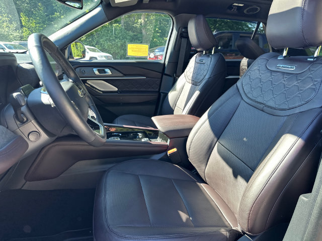 Certified 2025 Ford Explorer Platinum w/ Ultimate Package AWD/4WD image 44
