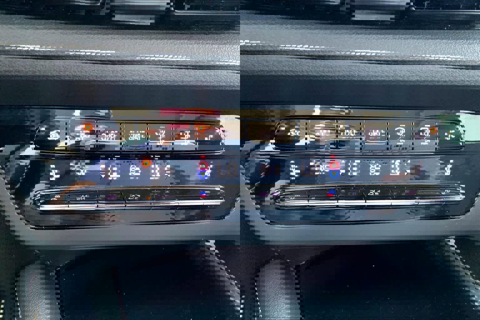 Used 2022 Buick Envision Essence w/ Sport Touring Package FWD image 29